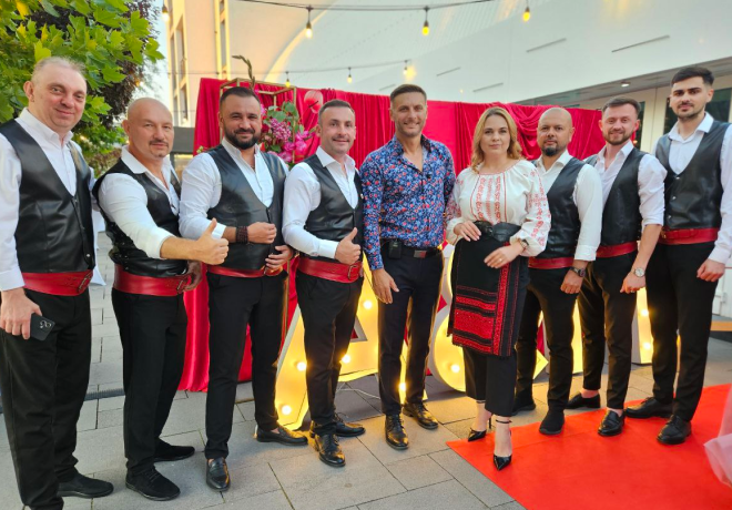 Muzică live pentru petreceri